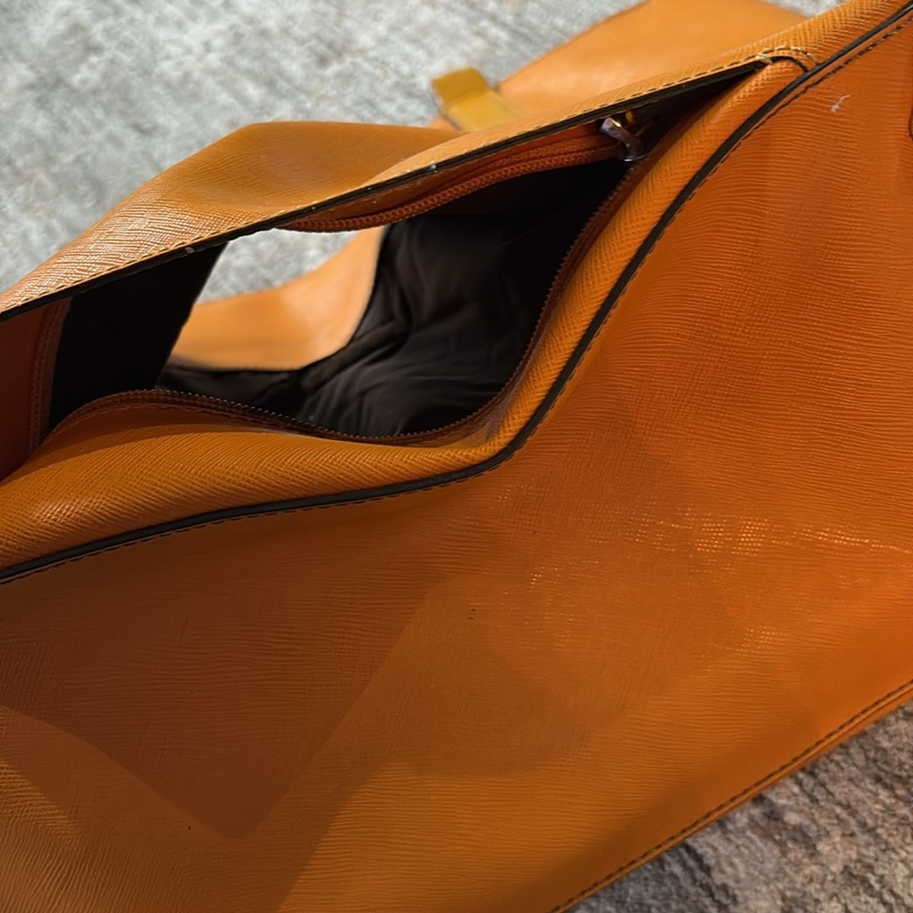 Tumi yellow/ Orange Tote Bag with Structured Design - carry on attach ability - Picture 6 of 7